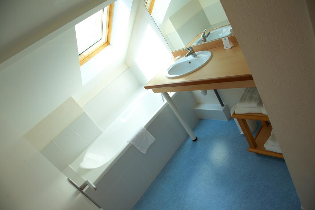 Hotel Kerloc'H Gwen Quimper กูวิเยอซ์ ภายนอก รูปภาพ